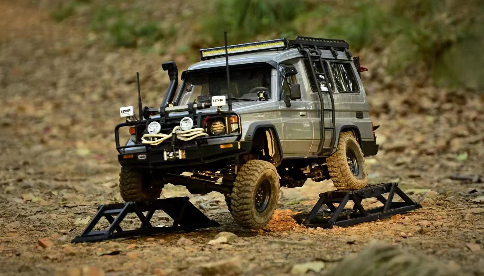 1/10 ランドクルーザー70 Lc75 トルゥープキャリア ボディ組み立てキット