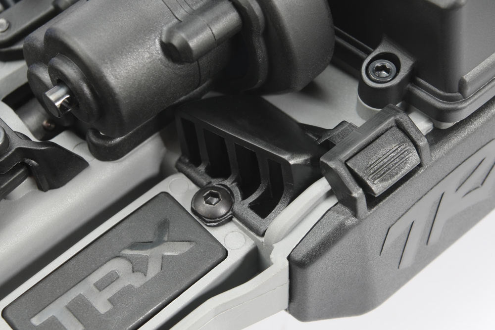 トラクサス E-Revo VXL 1/16 4WD RTRトラック ブラシレスモーター、ESC バッテリー+充電器付き 71076-3