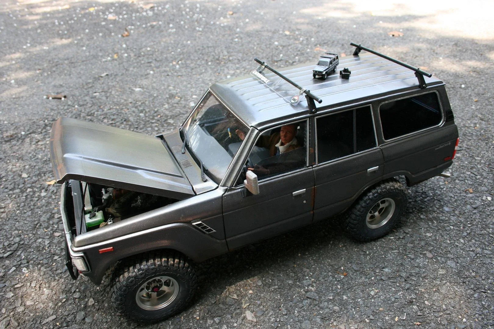 1/10 ランドクルーザー60 FJ60 丸目 ボディ組み立てキット+ 専用ボディ MUSC01 組み立てシャーシキット セット