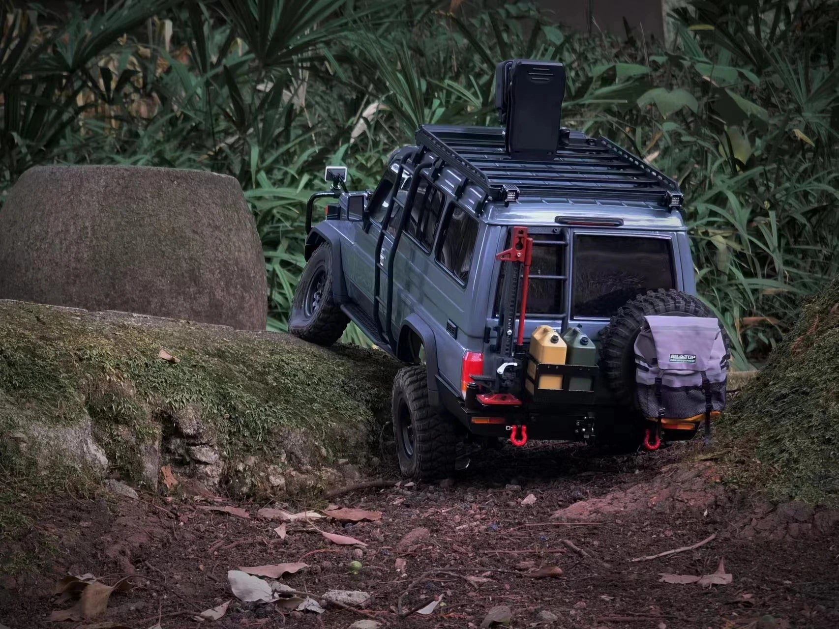 1/10 ランドクルーザー70 Lc75 トルゥープキャリア ボディ組み立てキット