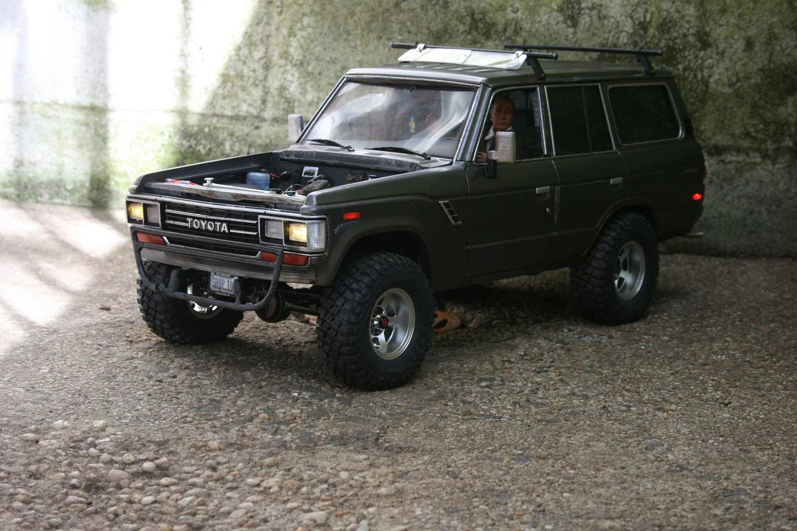 1/10 ランドクルーザー60 FJ60 丸目 ボディ組み立てキット+ 専用ボディ MUSC01 組み立てシャーシキット セット