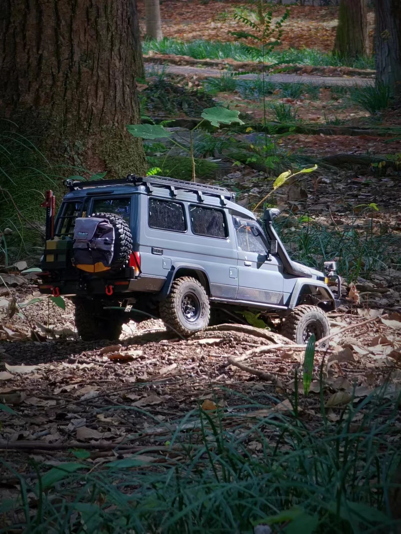 1/10 ランドクルーザー70 Lc75 トルゥープキャリア ボディ組み立てキット