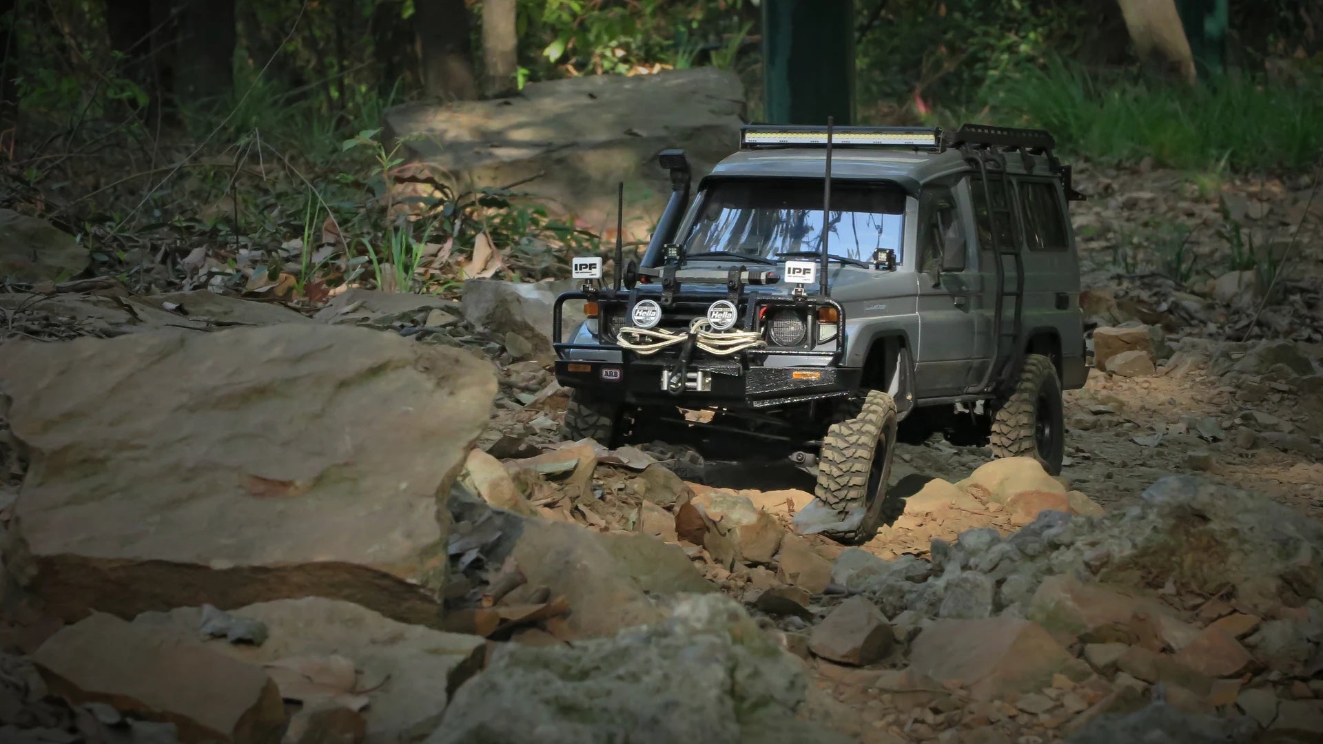 1/10 ランドクルーザー70 Lc75 トルゥープキャリア ボディ組み立てキット