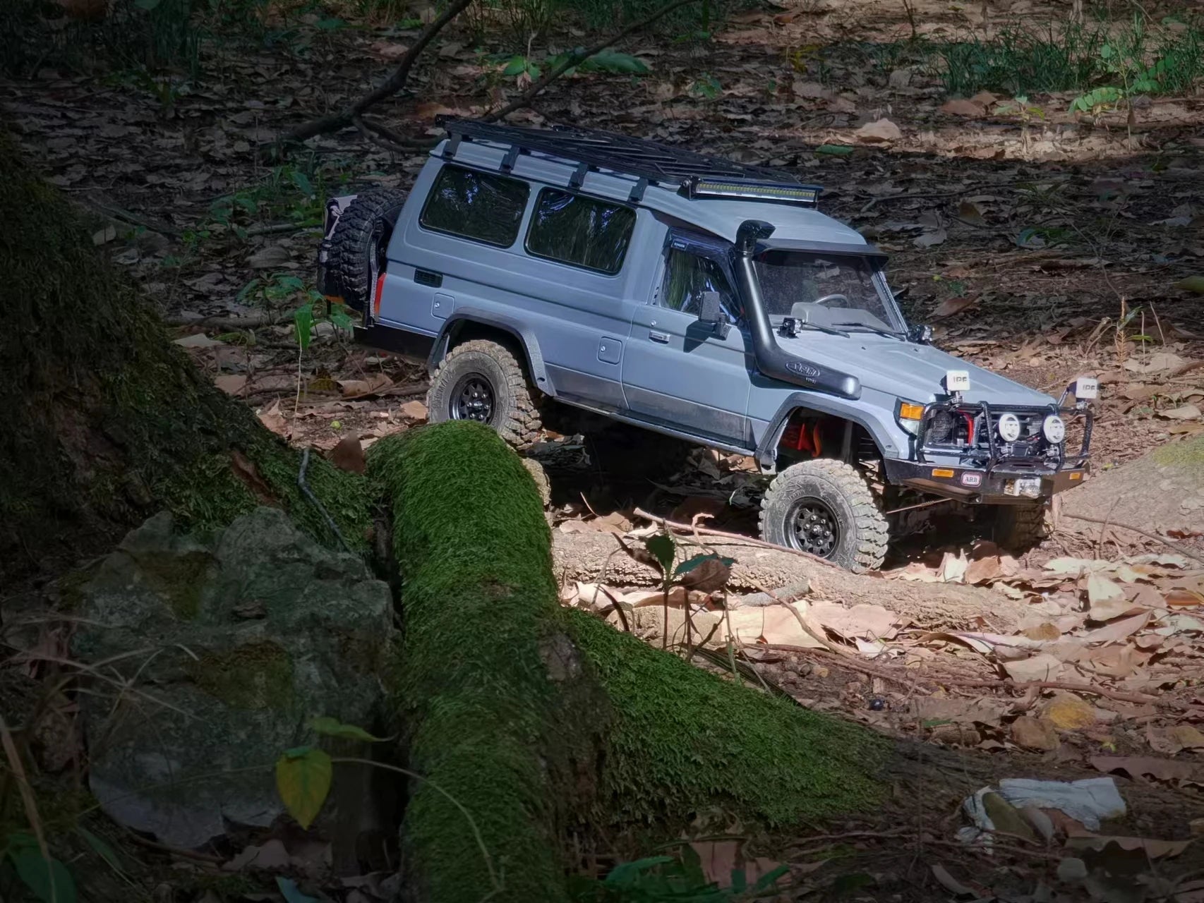 1/10 ランドクルーザー70 Lc75 トルゥープキャリア ボディ組み立てキット