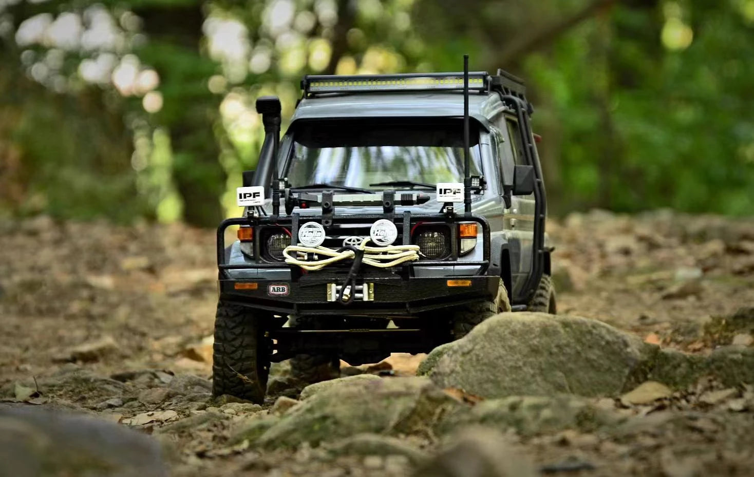 1/10 ランドクルーザー70 Lc75 トルゥープキャリア ボディ組み立てキット