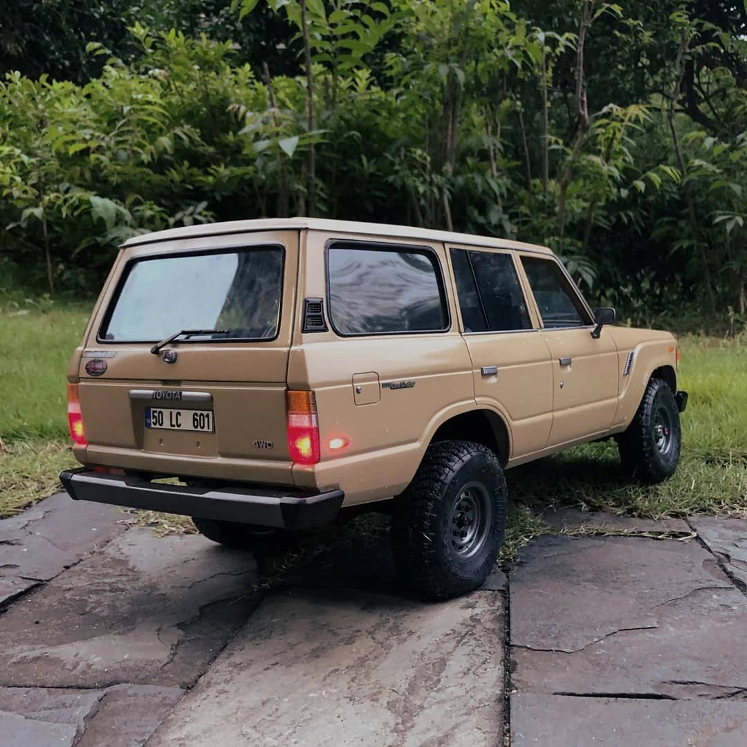 1/10 ランドクルーザー60 FJ60 ボディ組み立てキット