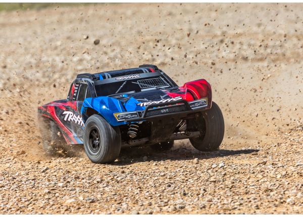 新型!トラクサス スラッシュ 4X4 ブラシレス 68454-4 各色