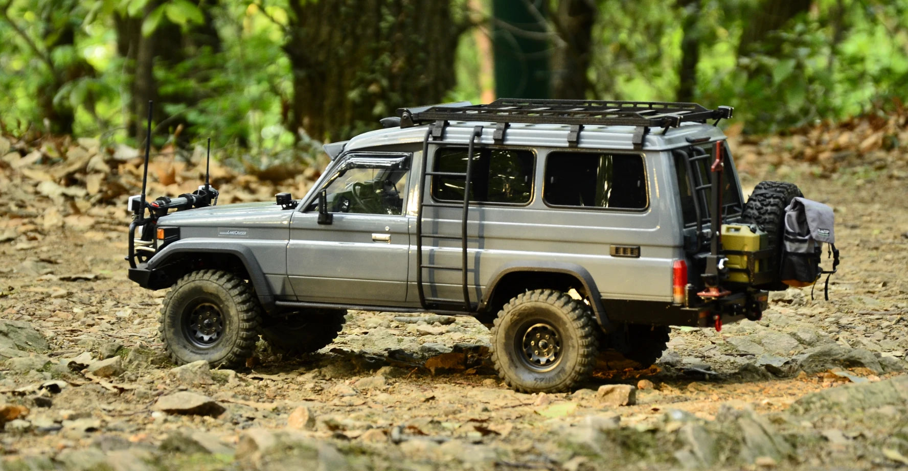 1/10 ランドクルーザー70 Lc75 トルゥープキャリア ボディ組み立てキット