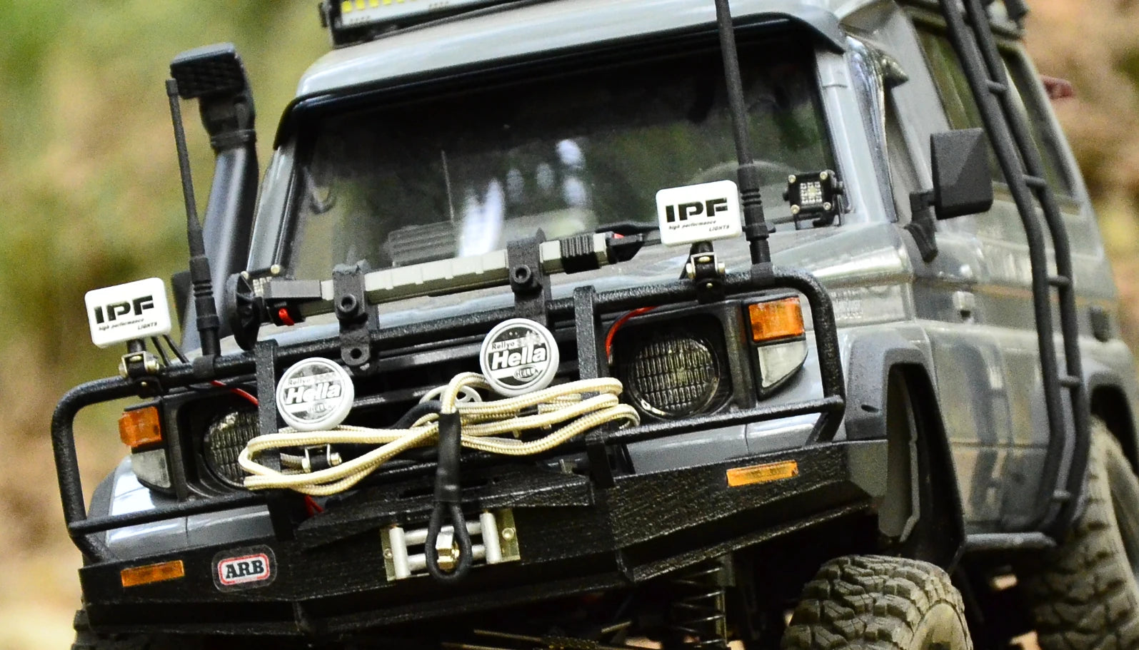 1/10 ランドクルーザー70 Lc75 トルゥープキャリア ボディ組み立てキット