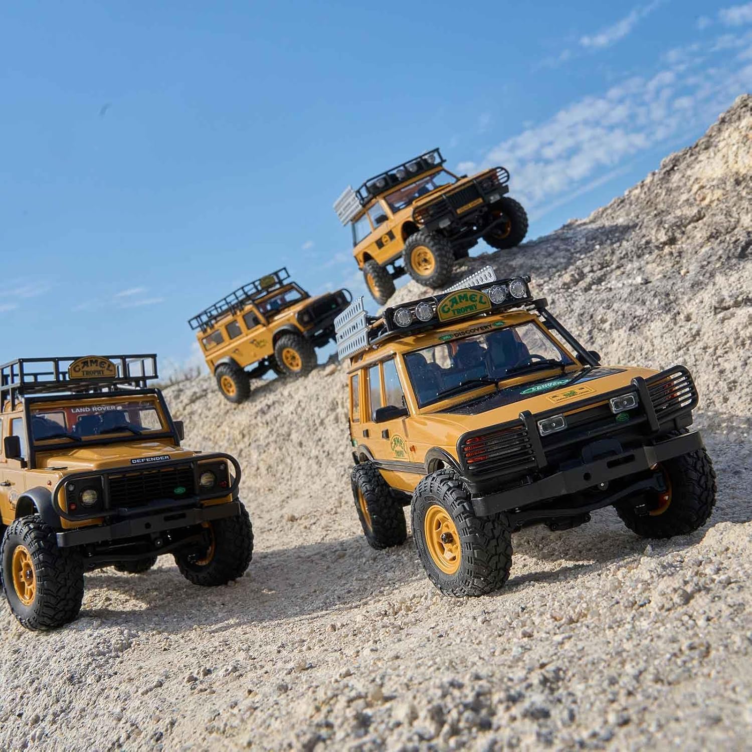 FMS 1:24 FCX24M ランドローバー ディフェンダーD90 キャメル トロフィー エディション RTR