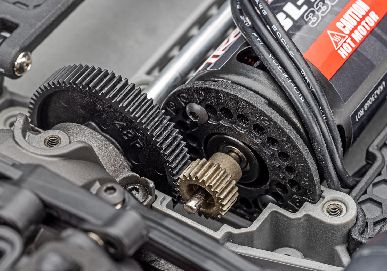 トラクサス 4-Tec 2.0 BL-2sシャーシ 83124-4