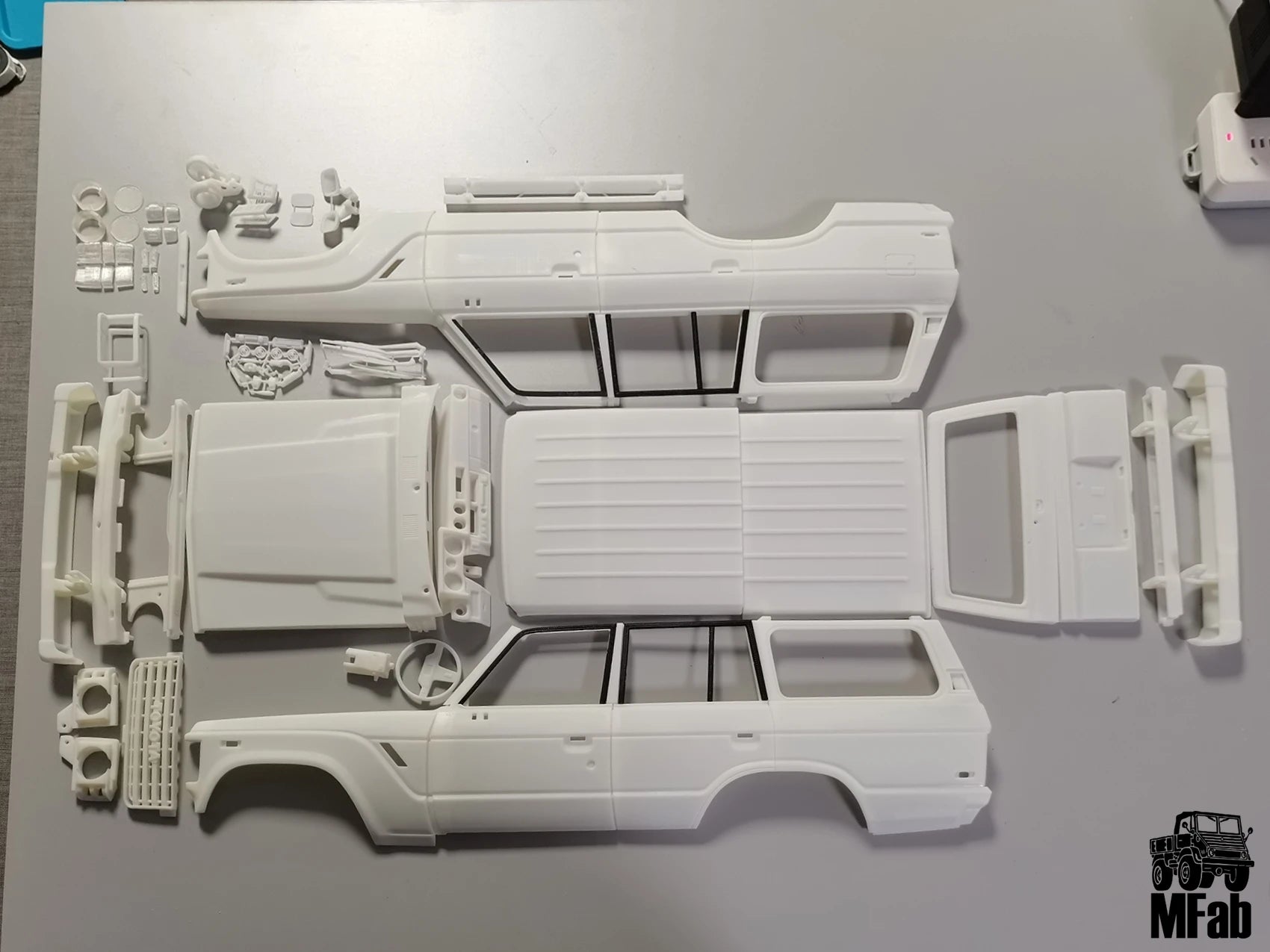 1/10 ランドクルーザー60 FJ60 ボディ組み立てキット