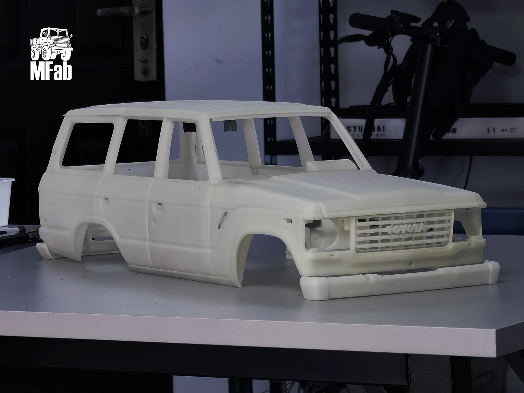 1/10 ランドクルーザー60 FJ60 ボディ組み立てキット