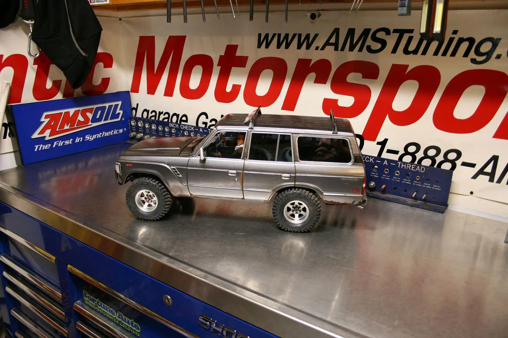 1/10 ランドクルーザー60 FJ60 丸目 ボディ組み立てキット+ 専用ボディ MUSC01 組み立てシャーシキット セット