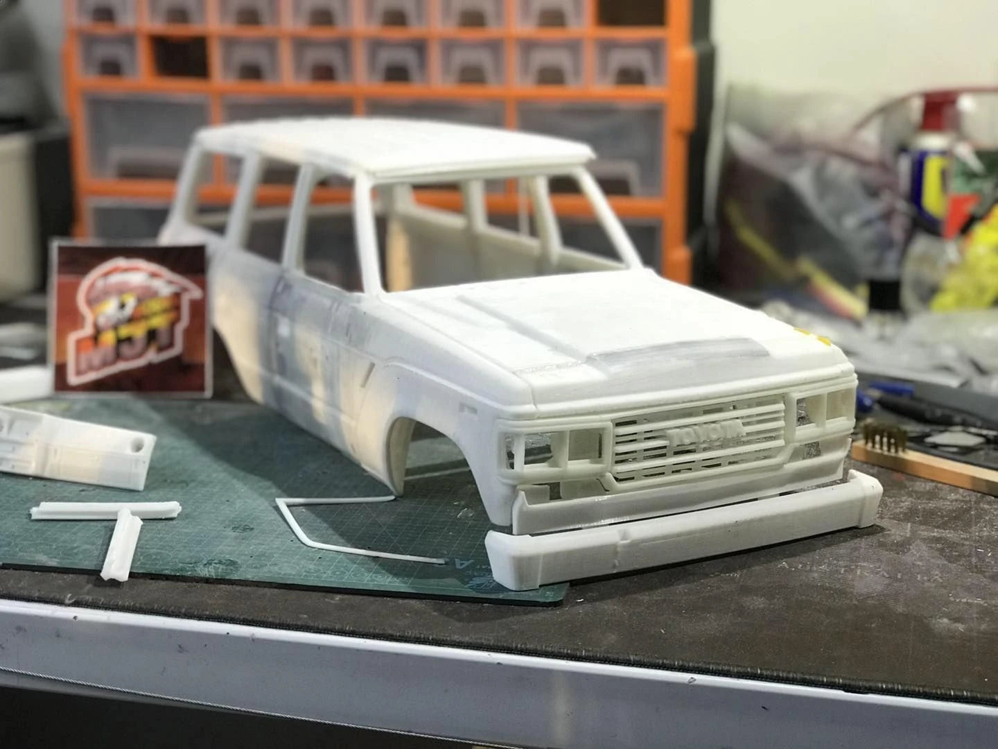 1/10 ランドクルーザー60 FJ60 ボディ組み立てキット