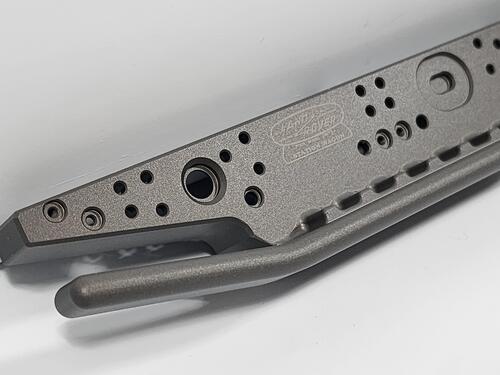 H-TECH 1/10 トラクサス TRX4適合 ランドローバー ディフェンダー アルミニウム メタル リアバンパー(LED付き)