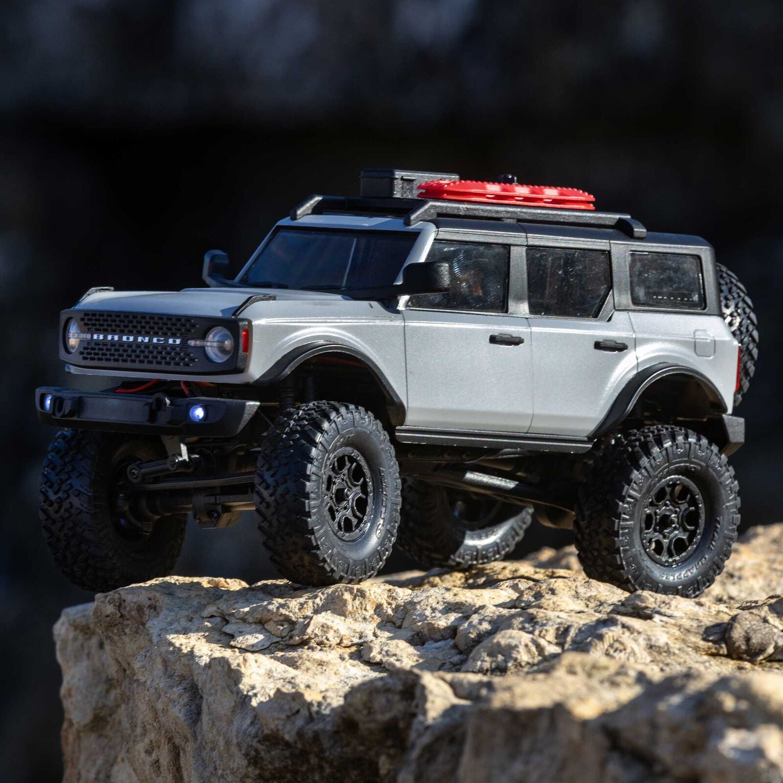 アキシャル 1/24 SCX24 2021 フォード ブロンコ 4WD トラック RTR