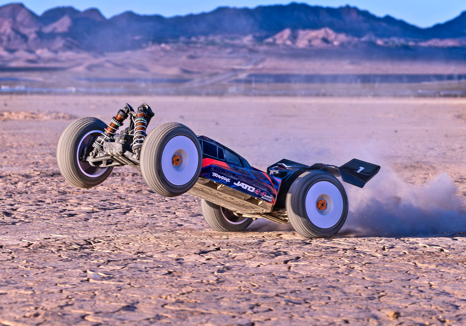 トラクサス 1/8 JATO  4X4 VXL  4sブラシレスモーター オフロード バギー 90386-4