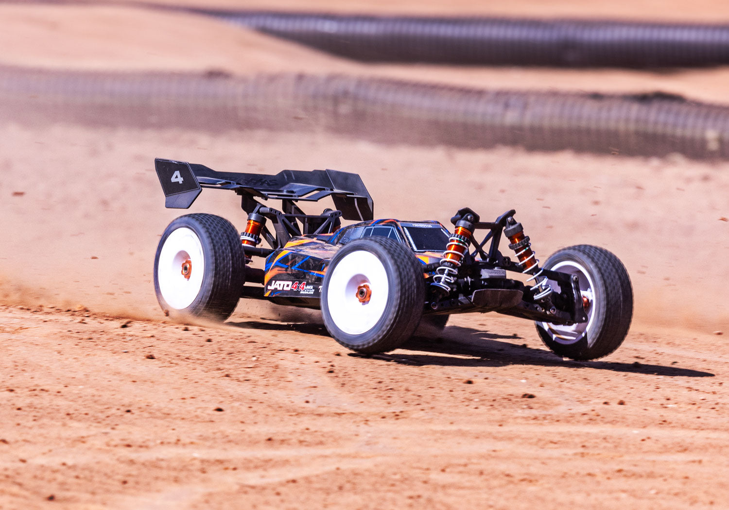 トラクサス 1/8 JATO  4X4 VXL  4sブラシレスモーター オフロード バギー 90386-4