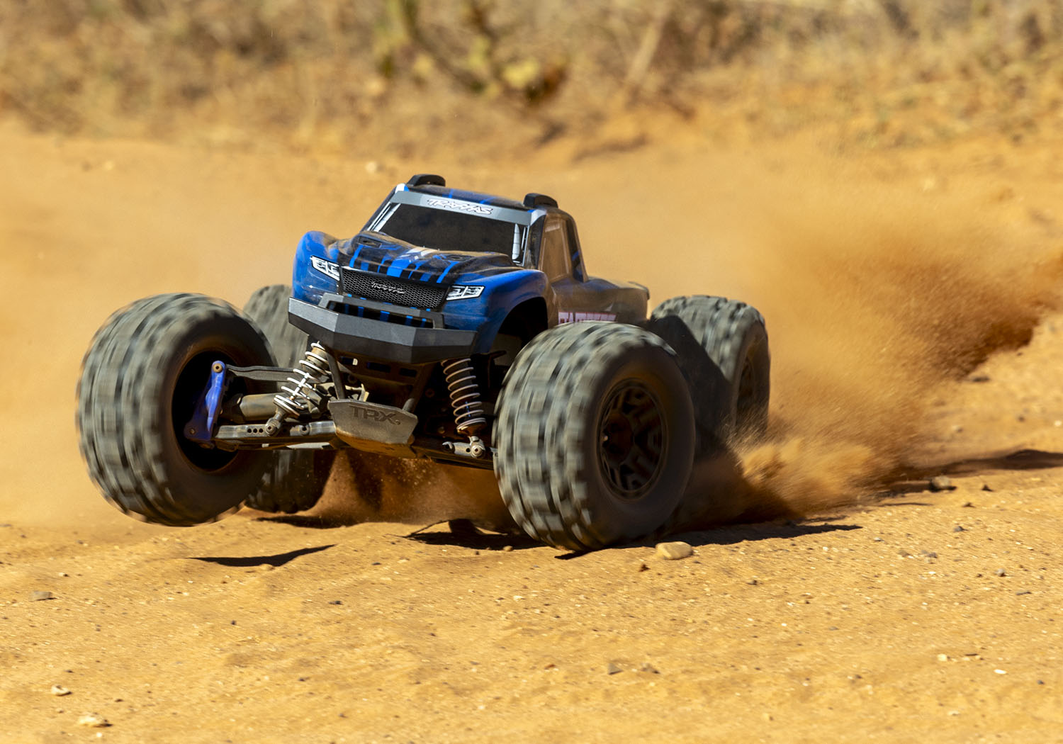 トラクサス 1/10  STAMPEDE RTR 塗装済み完成品  ブラシレスモーター モンスタートラック スタンピード Stampede 4X4  67154-4