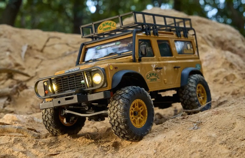 FMS 1:24 FCX24M ランドローバー ディフェンダーD110 キャメル トロフィー エディション RTR