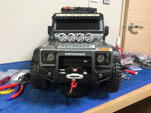 H-TECH 1/10 トラクサス TRX4適合 ランドローバー ディフェンダー アルミニウム メタル フロント バンパー(LED付き)