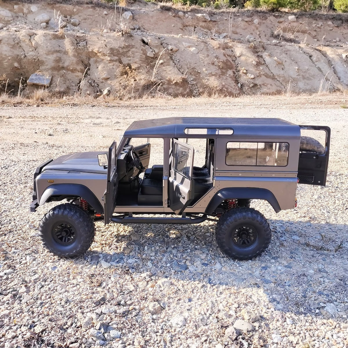 Double E 1/8スケール ランドローバー ディフェンダー D110 グレー E101-003 POA4406441