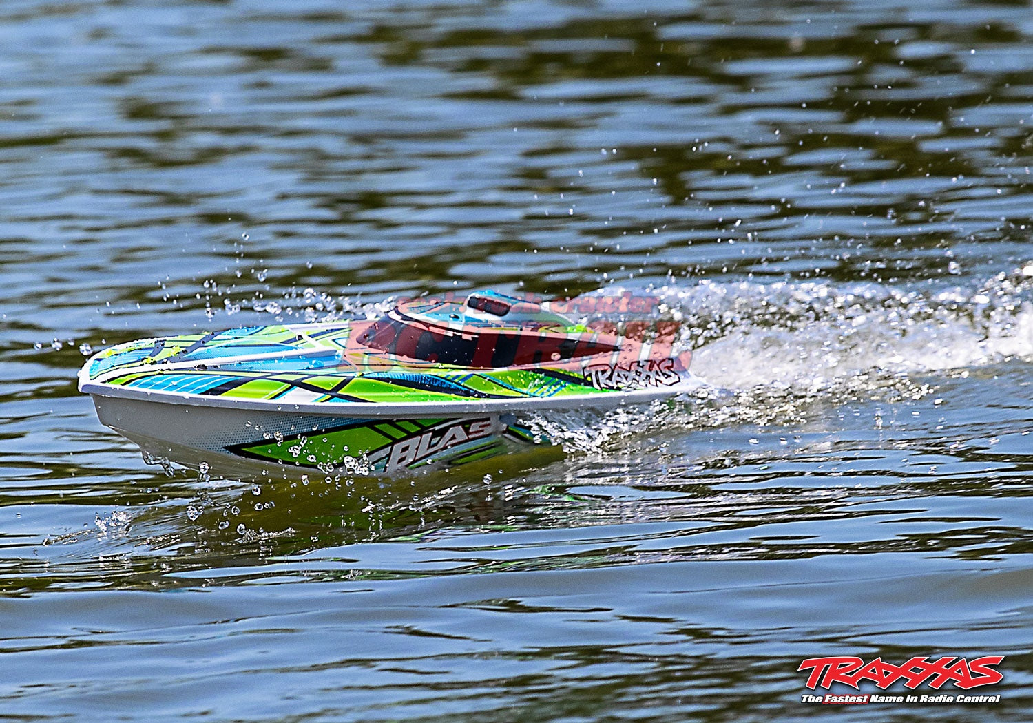 トラクサス ブラスト 24 "高性能RTRレースボート(グリーン)、TQ 2.4GHzプロポ、バッテリー、充電器付きフルセット Traxxas blast 24 38104-1 - RCTRAIL
