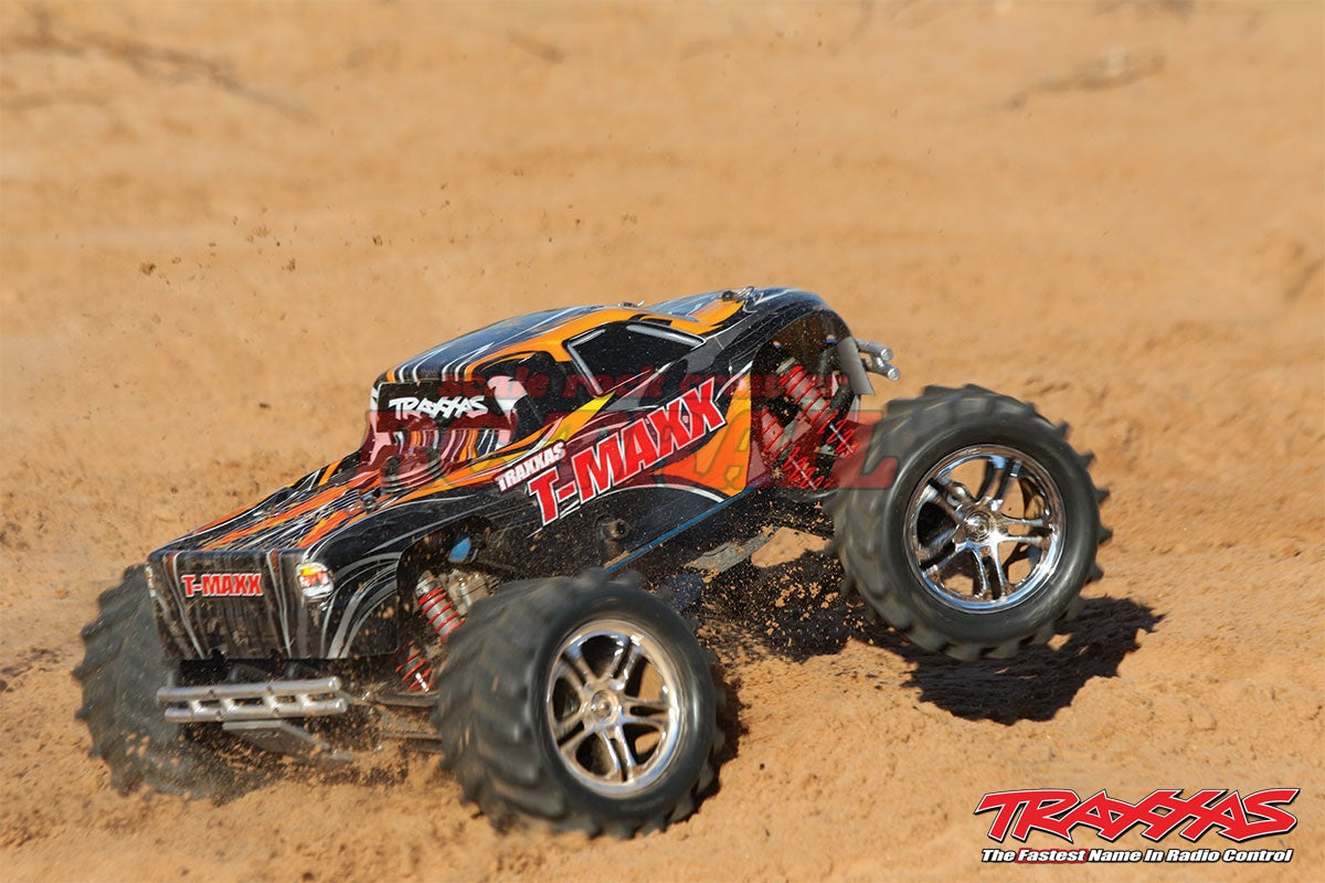トラクサス T-Maxx クラシック(ブラック) RTR モンスタートラック TQ 2.4GHzラジオ EZスタートバッテリーおよびDC充電器付き  49104-1 - RCTRAIL