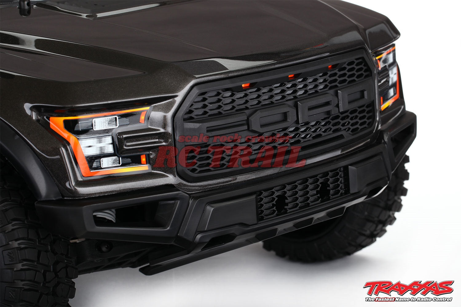 トラクサス フォード F-150 ラプター レッド RTR 1/10 スラッシュ 2WD Truck TQ 2.4GHz プロポ、バッテリー、充電器付き 58094-1 - RCTRAIL