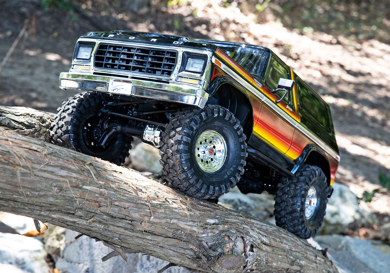 トラクサス TRX4 フォード 1979 ブロンコ RTR サンセット 82046-4 - RCTRAIL