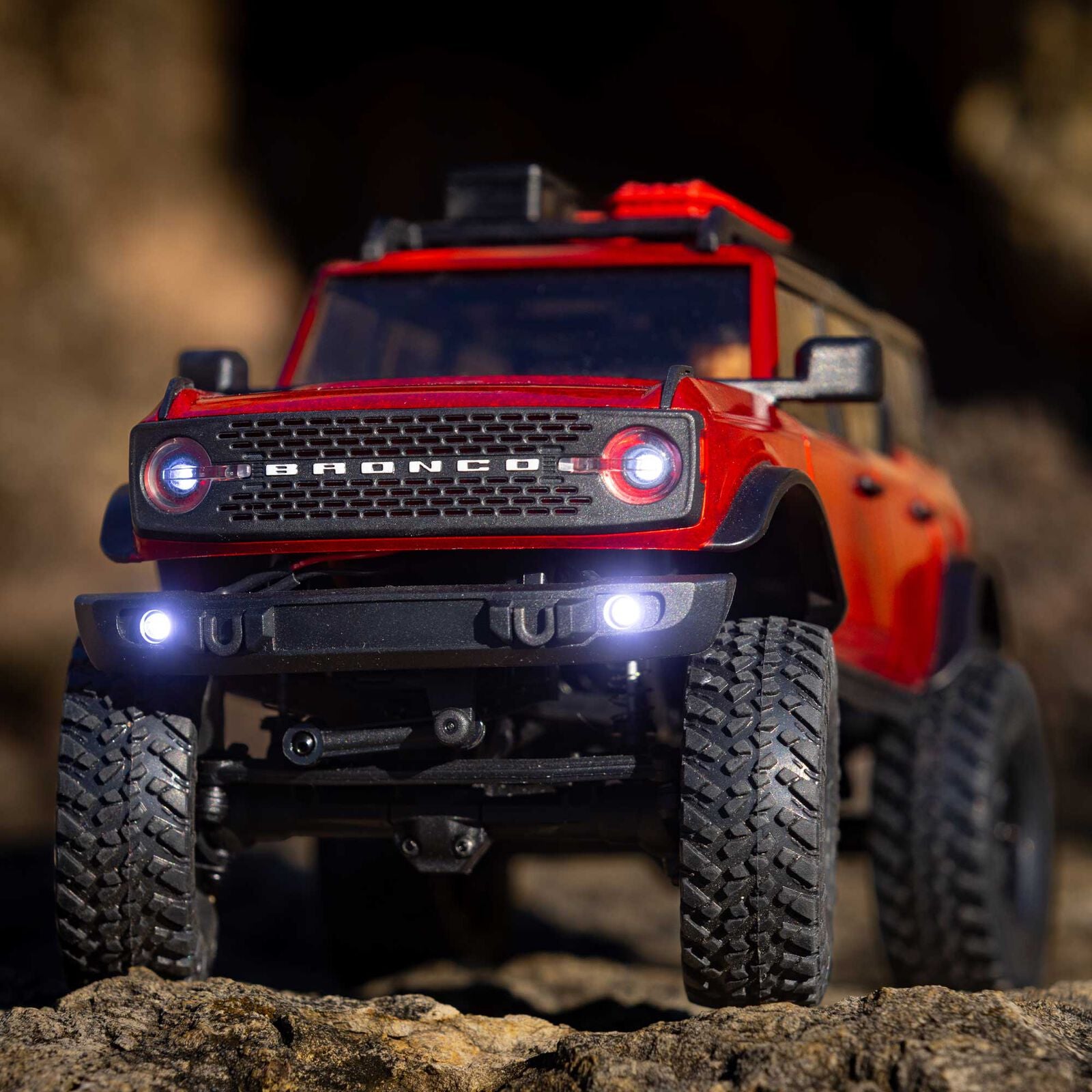アキシャル 1/24 SCX24 2021 フォード ブロンコ 4WD トラック RTR レッド - RCTRAIL