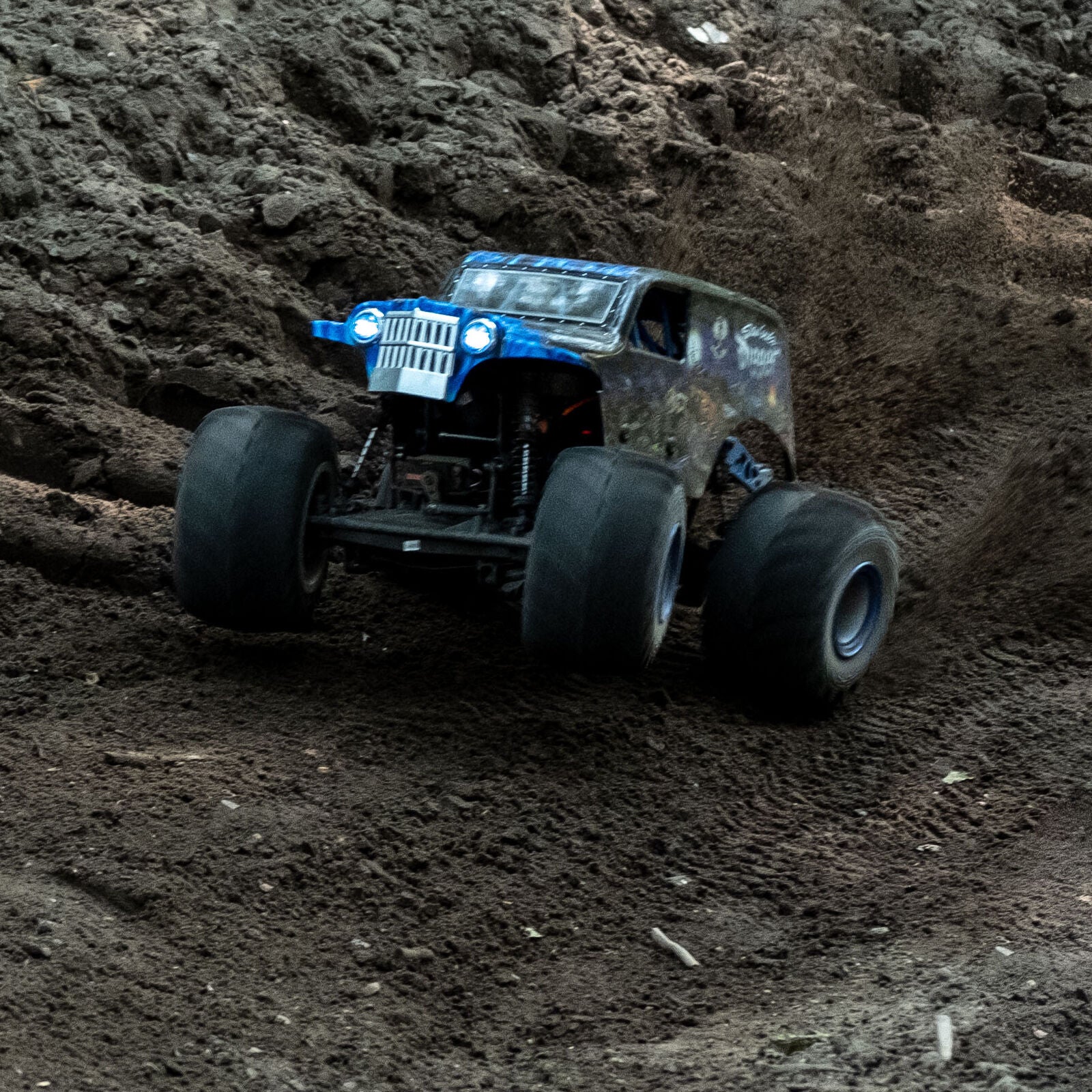 Losi LMT Son-uva Digger RTR - RCTRAIL