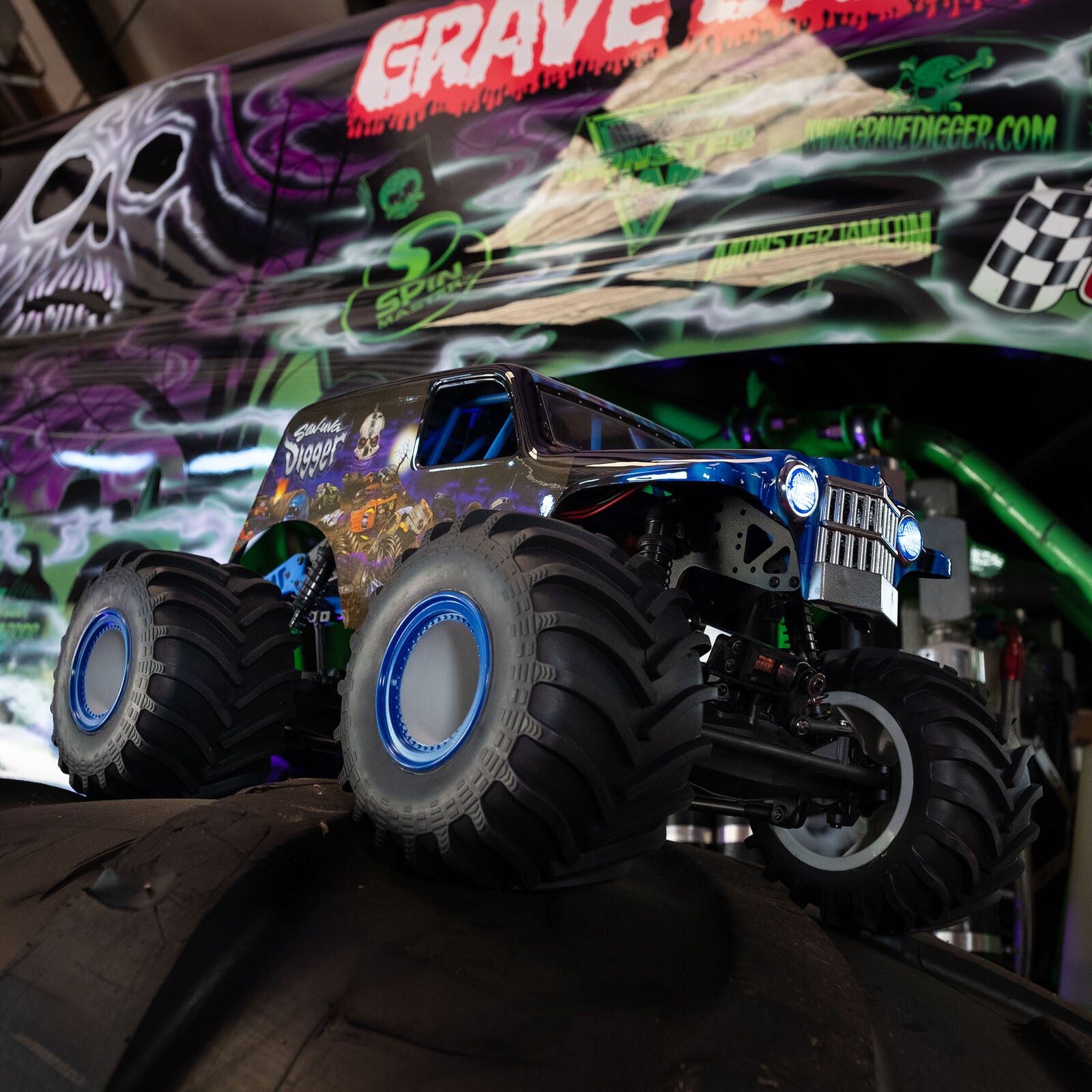 Losi LMT Son-uva Digger RTR - RCTRAIL