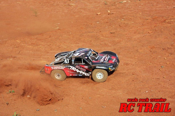 RC4WD ロッククラッシャーIIX/ T 1.9 スケールタイヤ(2本) Z-T0030 - RCTRAIL