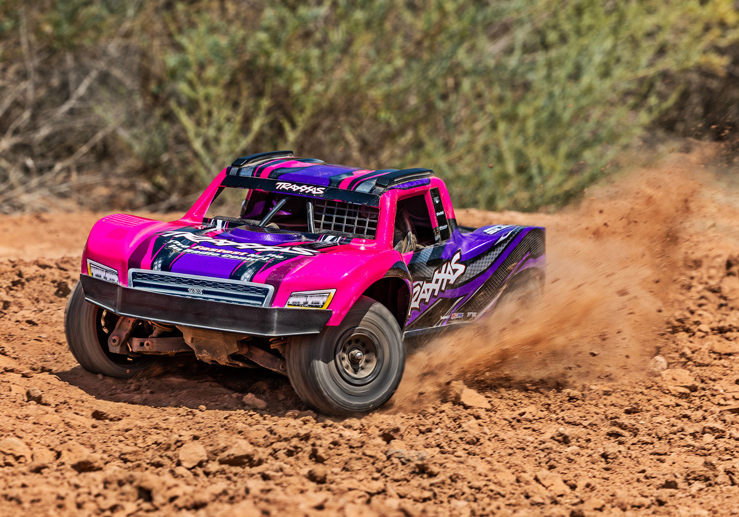 【新発売！予約販売・10月国内入荷予定！】トラクサス ミニスラッシュ4X4 108164-1各色