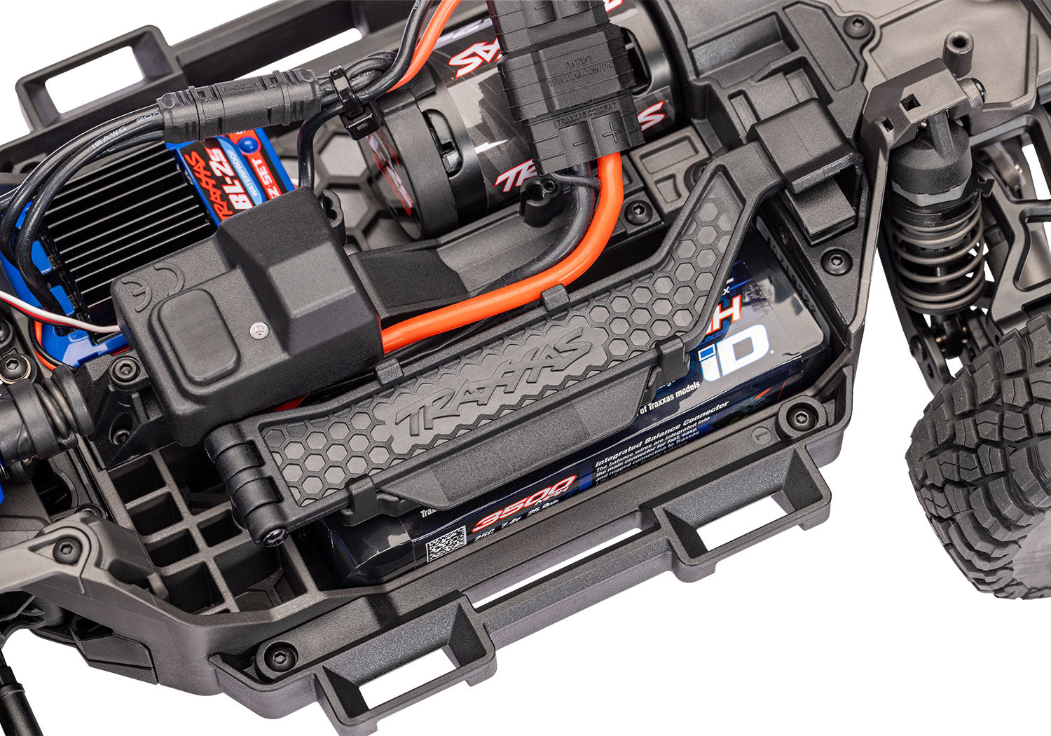 【新発売！予約販売・10月国内入荷予定！】トラクサス ミニスラッシュ4X4 108164-1各色