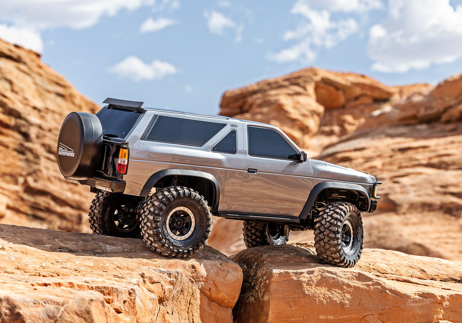 【新製品！10月中旬～下旬入荷予定】【　トラクサスリンク モジュール 6511 付属　】トラクサス　TRX-4 日産 パスファインダー　クリップレスボディ 　RTR　テラノ　 110056-4