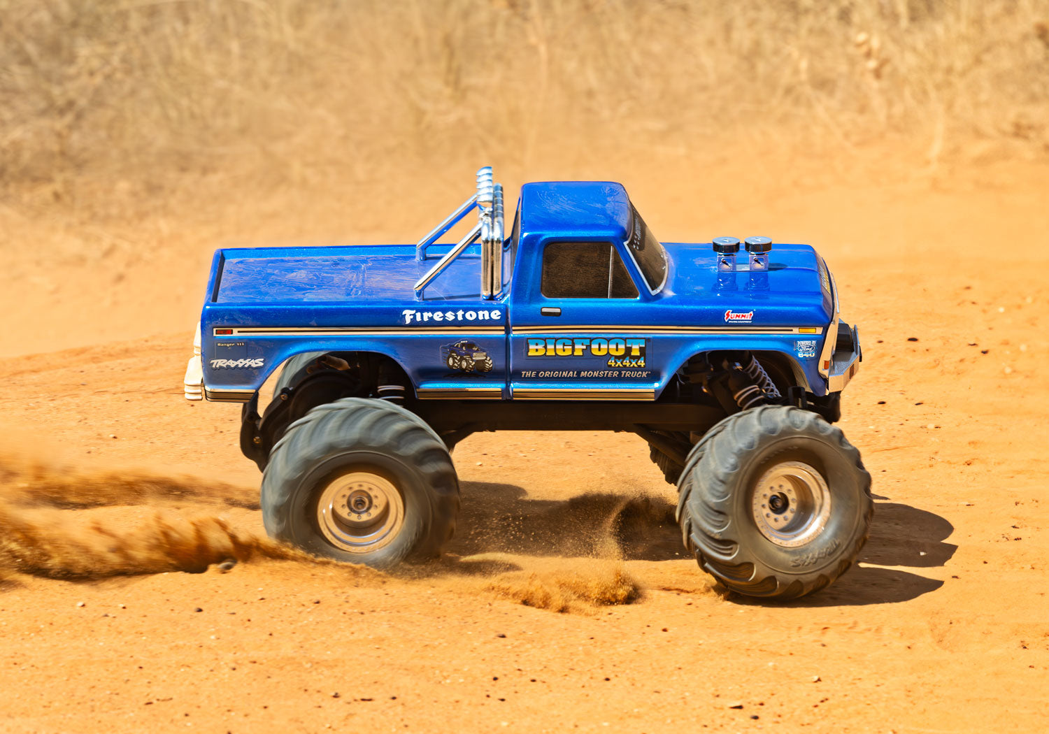 トラクサス  ビックフット　traxxas BIGFOOT Amazon.com: Traxxas Bigfoot 4X4 BL-2S : Toys & Games