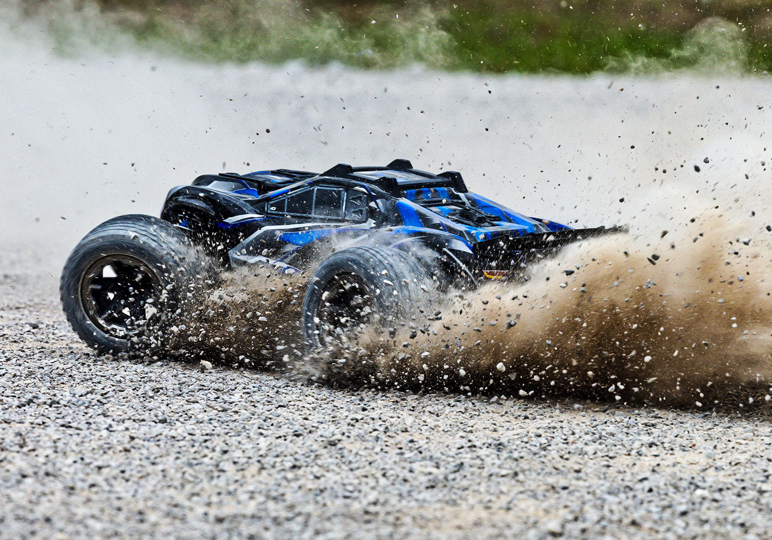 トラクサス ラストラー4X4アルティメット 67097-4