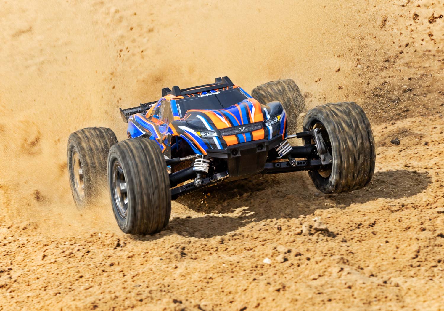 トラクサス ラストラー 4X4 VXL 67376-4