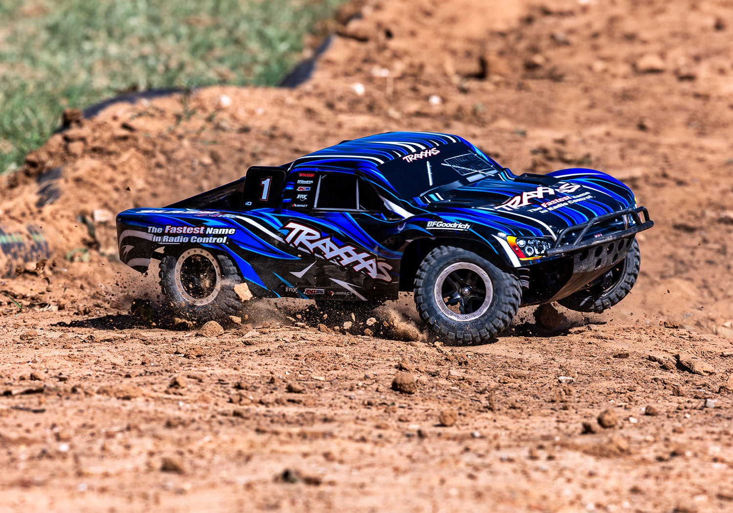 トラクサス　スラッシュ 4X4 VXL　68386-4