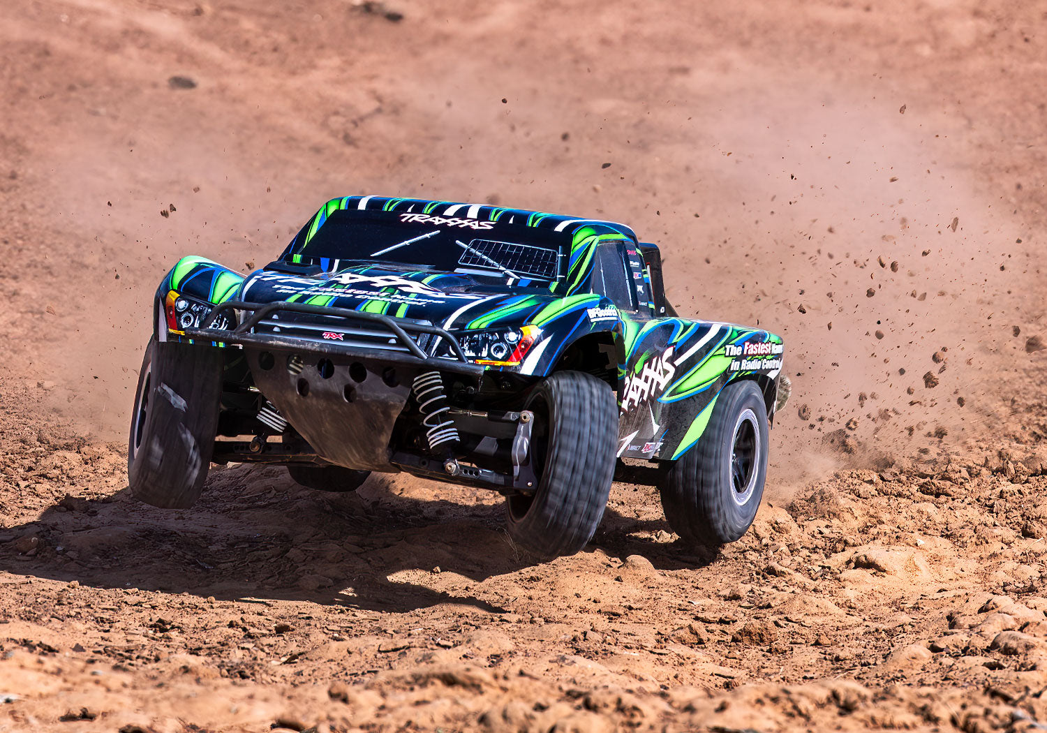 トラクサス　スラッシュ 4X4 VXL　68386-4