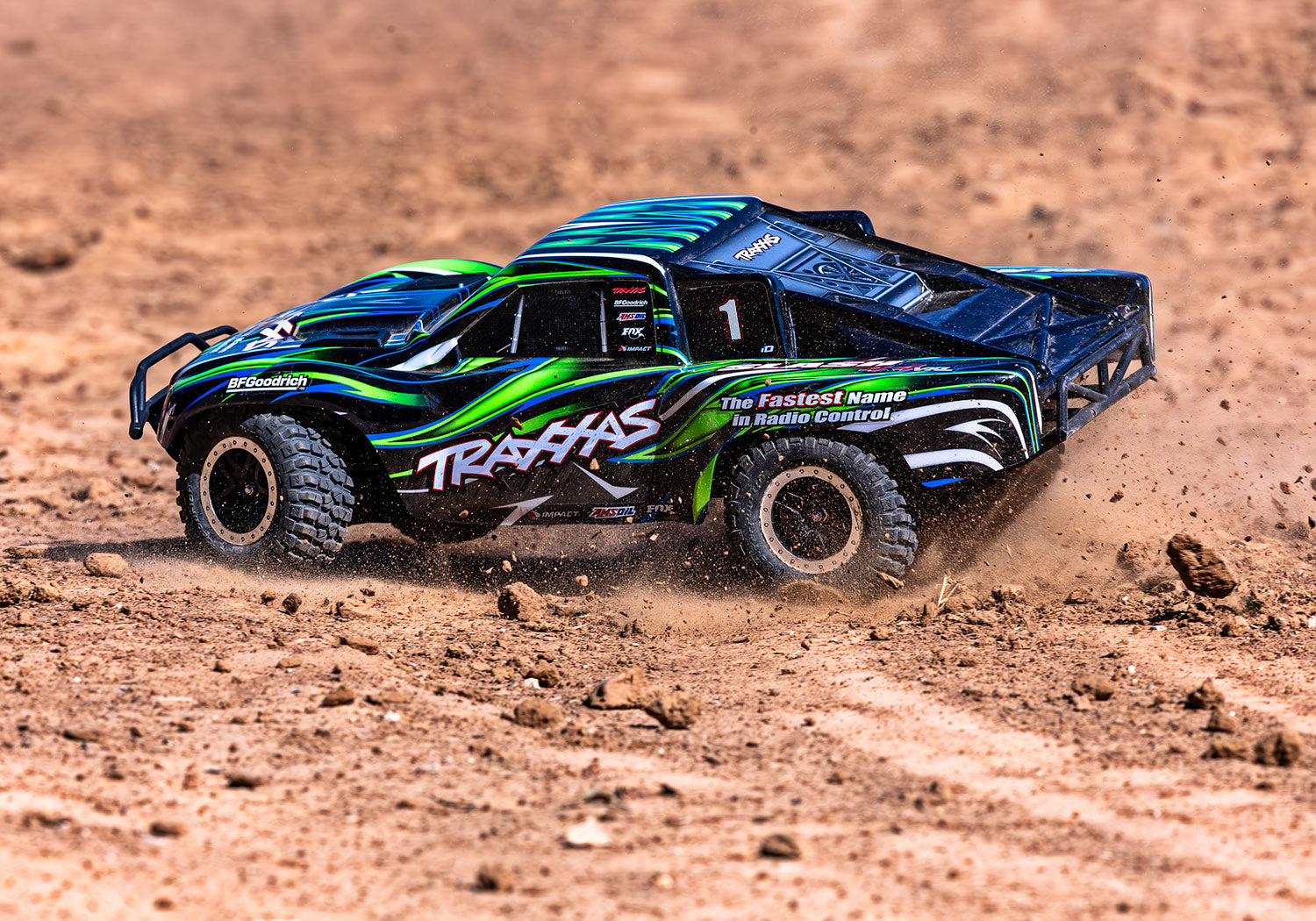 トラクサス　スラッシュ 4X4 VXL　68386-4