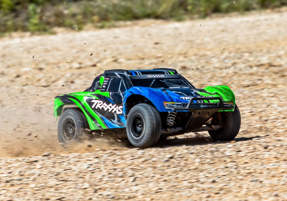新型!トラクサス　スラッシュ　4X4　ブラシレス　68454-4　各色
