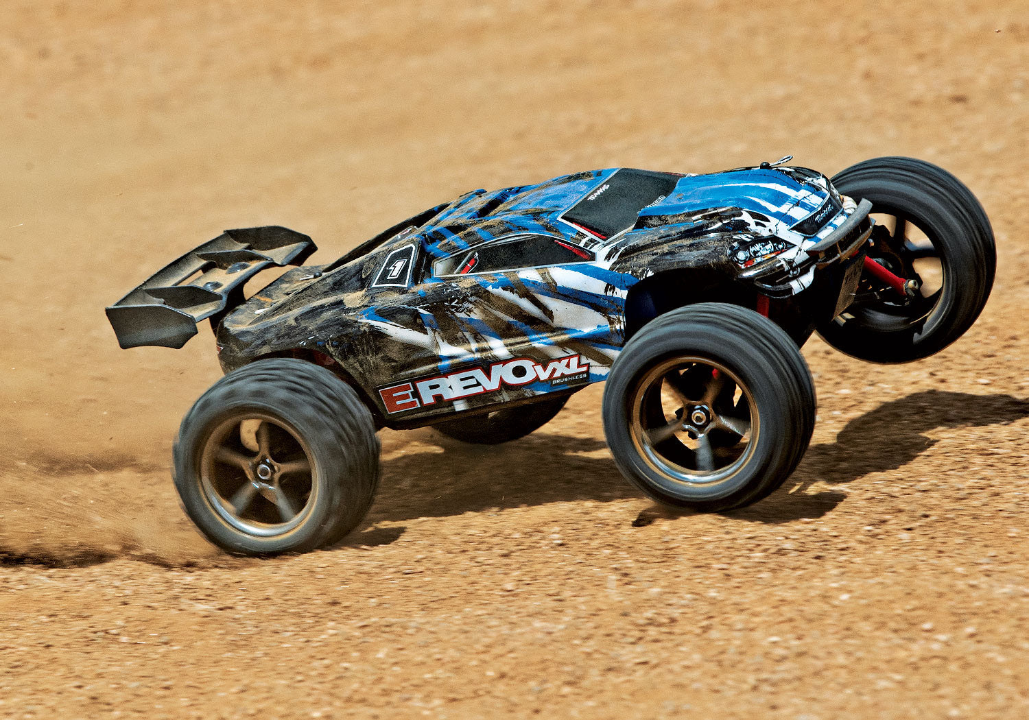 トラクサス E-Revo VXL 1/16 4WD RTRトラック ブラシレス