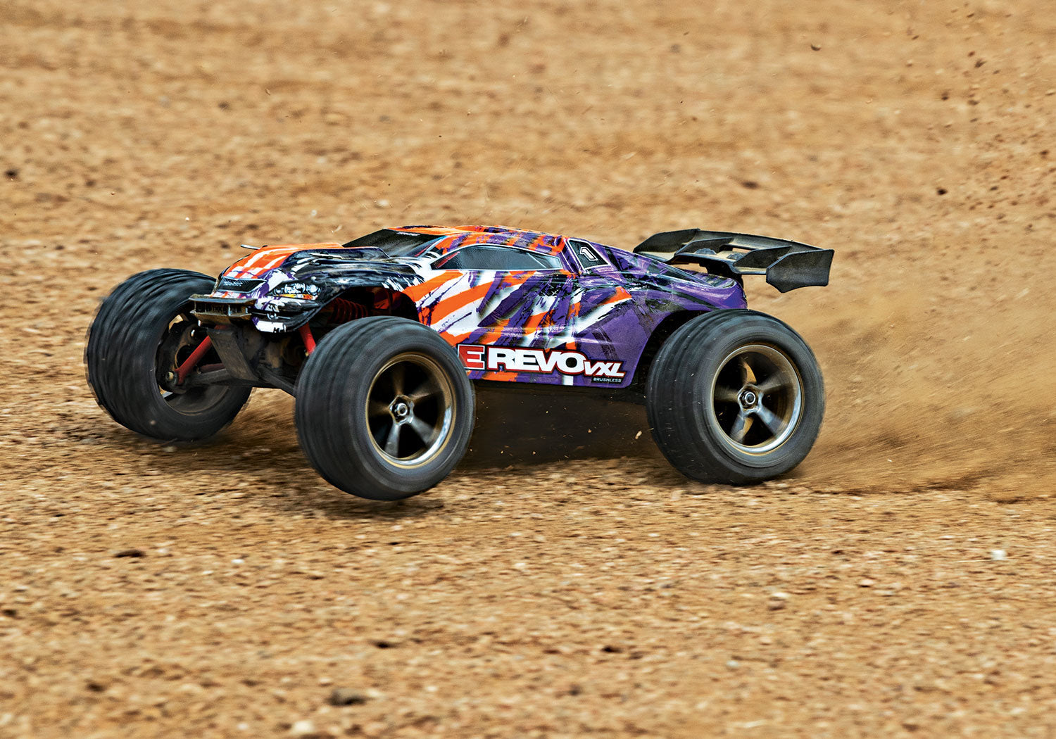 トラクサス E-Revo VXL 1/16 4WD RTRトラック ブラシレス