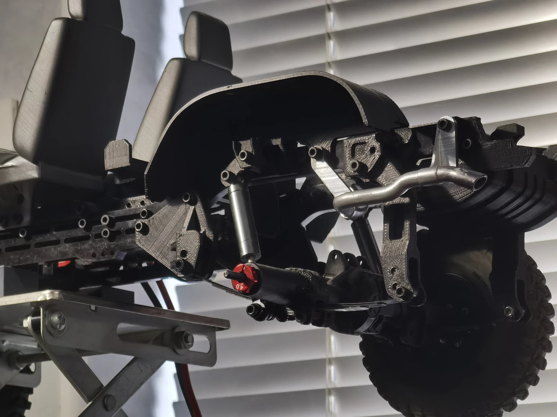 Mfad 1/9 MUSC01 組み立てシャーシキット ランドクルーザー60 Mfad 1/9 MUSC01 組み立てシャーシキット ランドクルーザー60