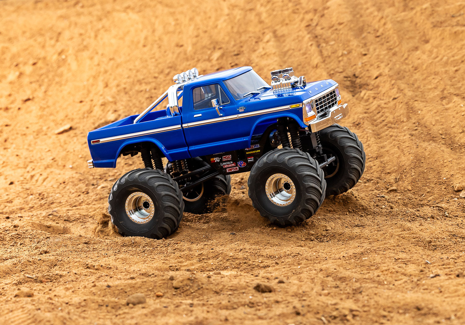 トラクサス　1/18　TRX4MT　シボレー　K10　モンスタートラック　98064-1　レッド