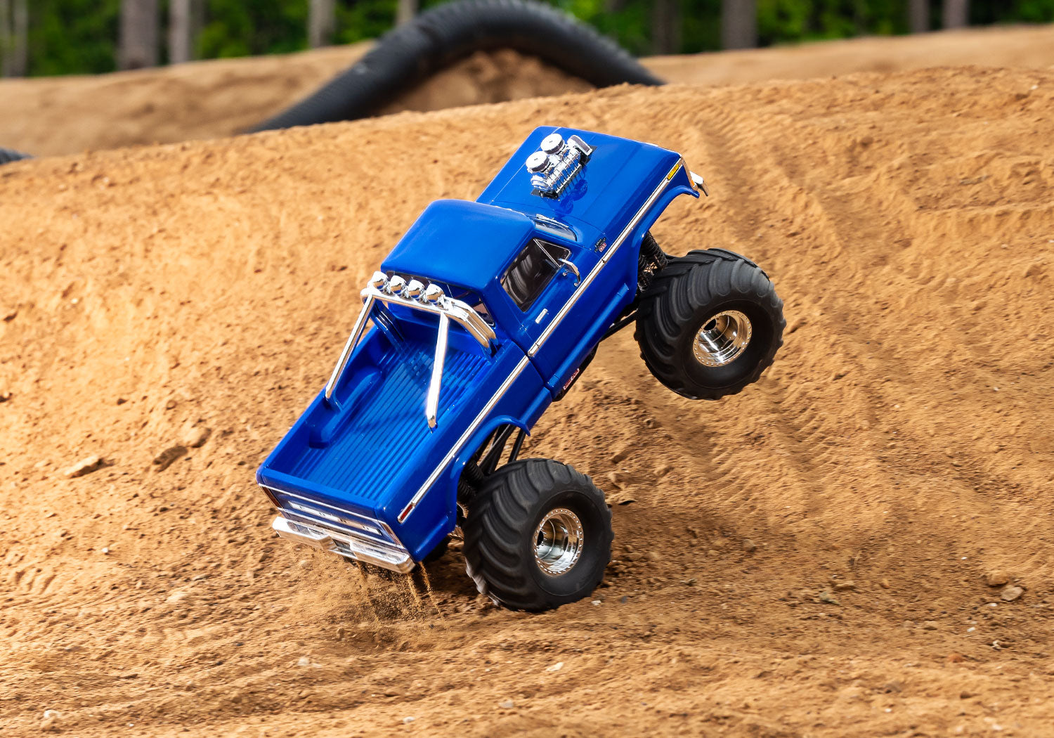 トラクサス 1/18 TRX4MT シボレー K10 モンスタートラック 98064-1 レッド